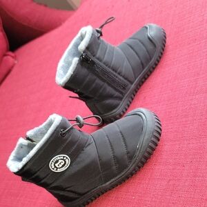 Cozy Black Toddler Boots